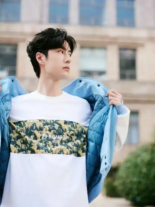 高中生 #王一博 #王一博电影热烈 - 抖音