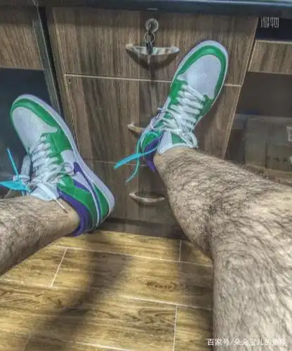 就是这腿毛有些许旺盛了,哈哈哈!