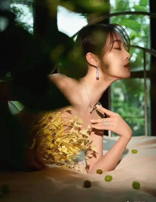 蓝盈莹黄色大麦连衣裙性感美腿高跟鞋写真_身材_气质_黑色