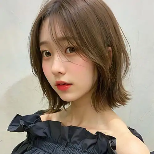 显白发色
冷茶色#中短发 #简单又好看的发型