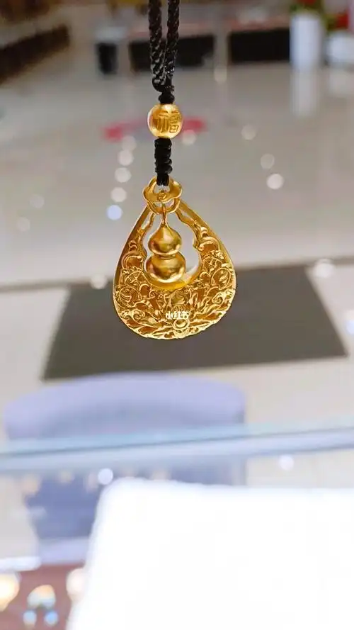 周大福新款吊坠