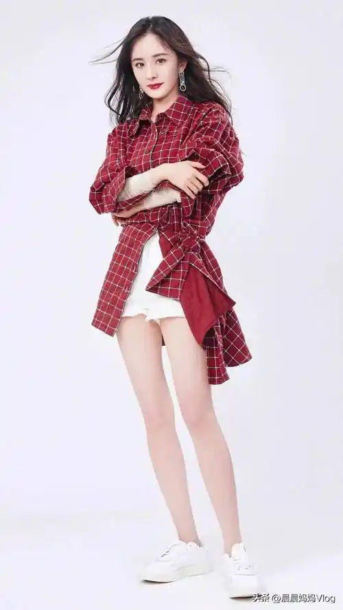 气质女神杨幂,精美写真照!_剧中_手机_礼服