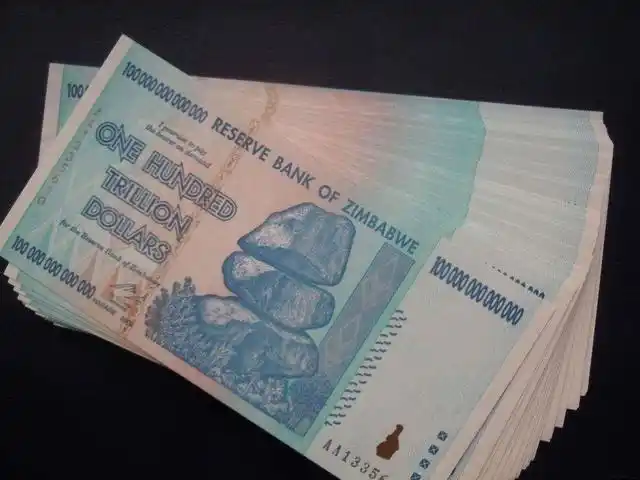 目前为止是50万越南盾一张的面额纸币.