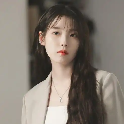 iu李知恩 | 头像