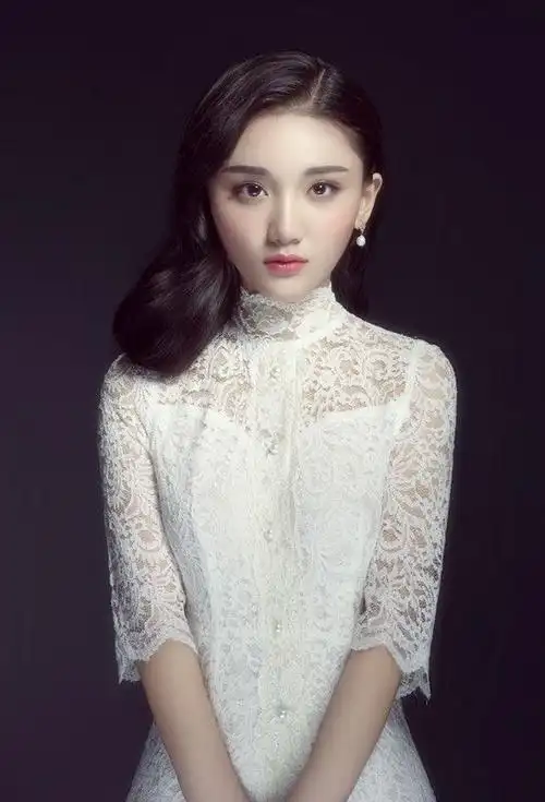 【公众号同发】中国内地著名青年女歌手冯弯弯