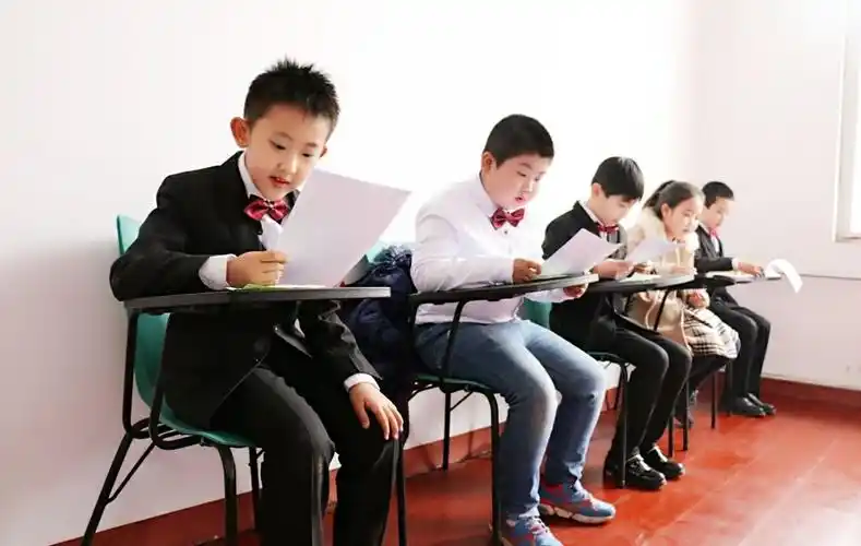 柳州市明德国学园《口才班》开课啦!