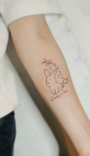 女生各部位兔子纹身图集吉祥又可爱的寓意24