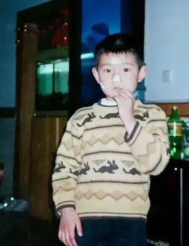 [王源][分享]181208 王源小时候照片小合集 圆滚滚肥乎乎可爱到冒泡