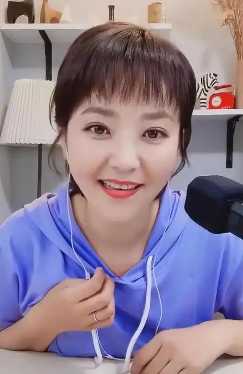 方琼:从"央视一姐"到"查无此人",49岁的她最后落得这个下场