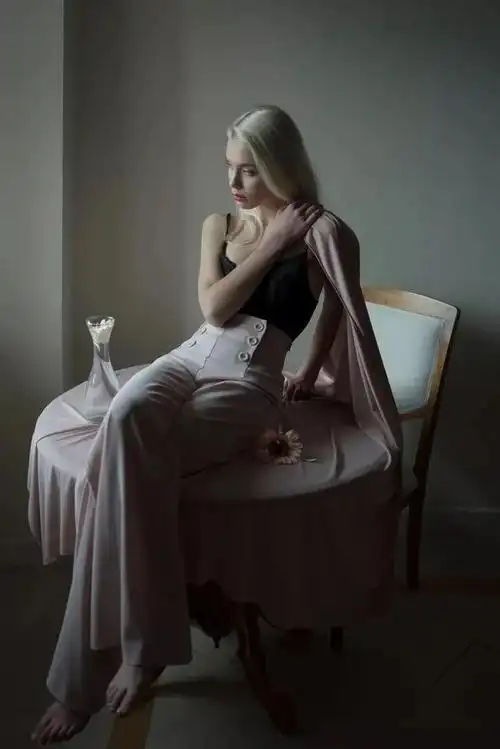 美女人体摄影摄影师nicholasfols的人像作品