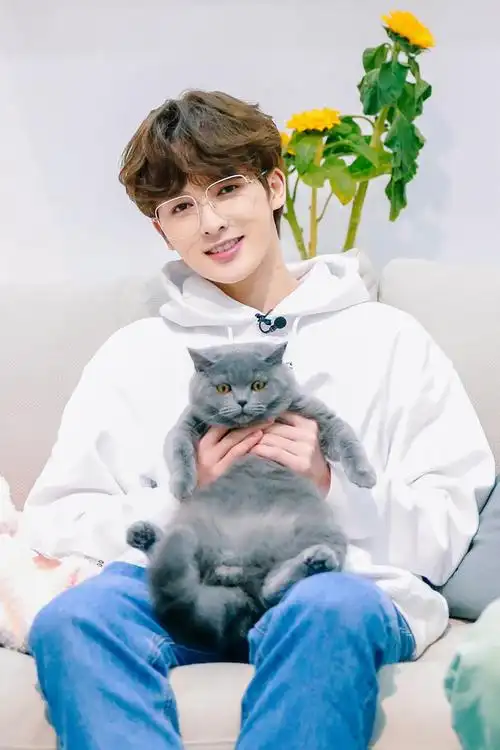 朱正廷眼镜杀合集俊朗斯文温文尔雅邪魅撩人