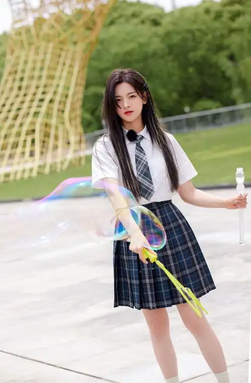 杨超越的校服神图,虽然可能性不大,但还是希望在影视剧中看到杨超越的