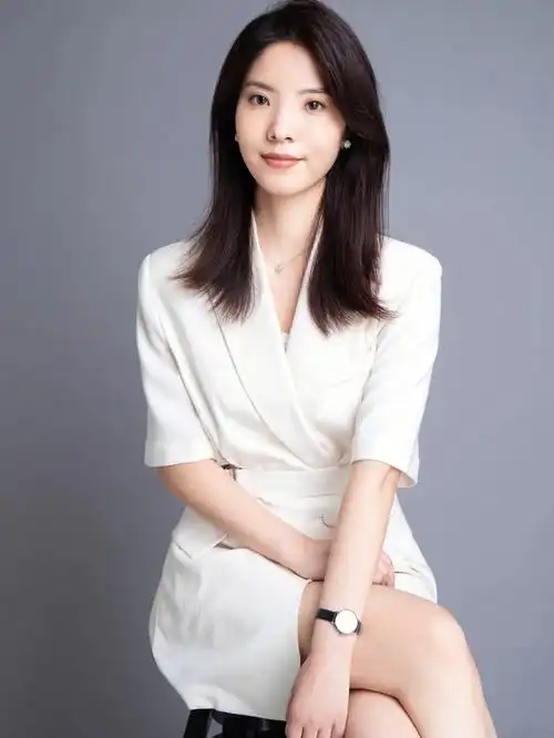 天真蓝形象照显老不姐妹们