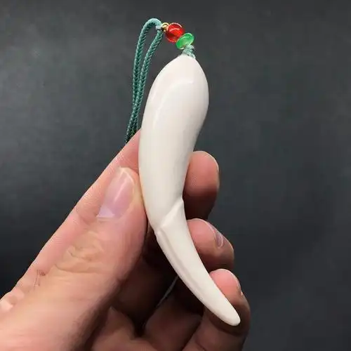 猛犸牙雕刻虎牙