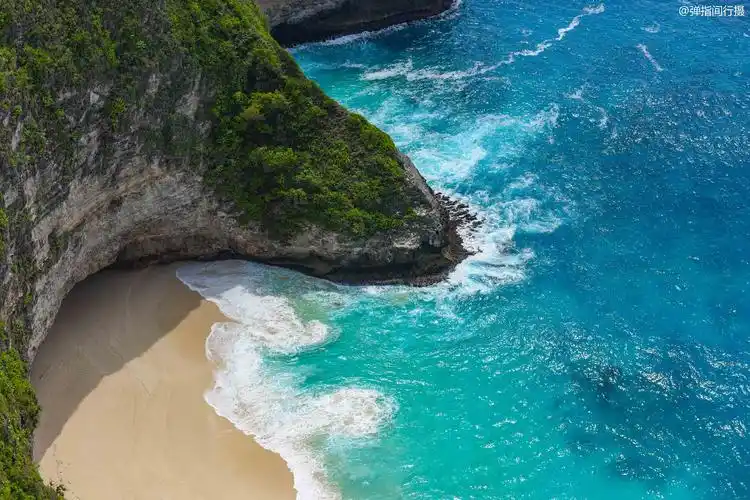 印尼新晋"网红海岛",一直藏在巴厘岛附近,风光奇美却鲜有人知