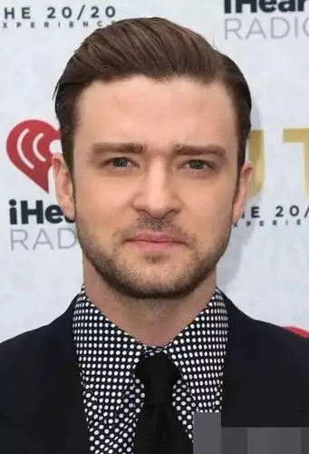 头大脸大男生适合剃哪些短发 低调帅酷的男生短发图片