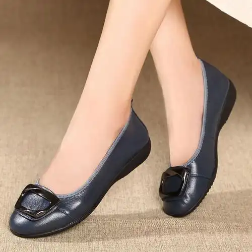 豆豆鞋春秋舒适妈妈鞋单鞋软底皮鞋女中年平底防滑老人鞋批发