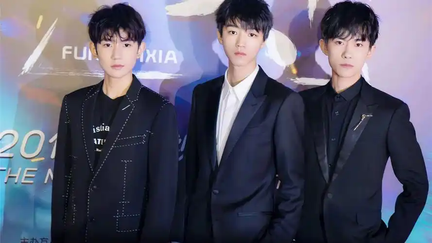 50m上传时间:2020-06-16壁纸标签:内地明星tfboys明星风尚壁纸封面图