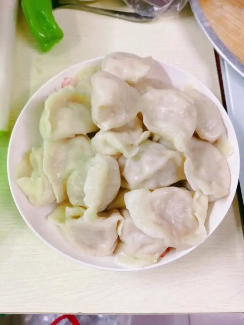 5月包饺子就包这个馅,韭菜靠边站,咬一口满嘴爆汁,又鲜又香