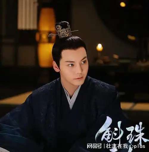 大家都知道近日陈伟霆和杨幂合作的古装电视剧《斛珠夫人》热度非常高