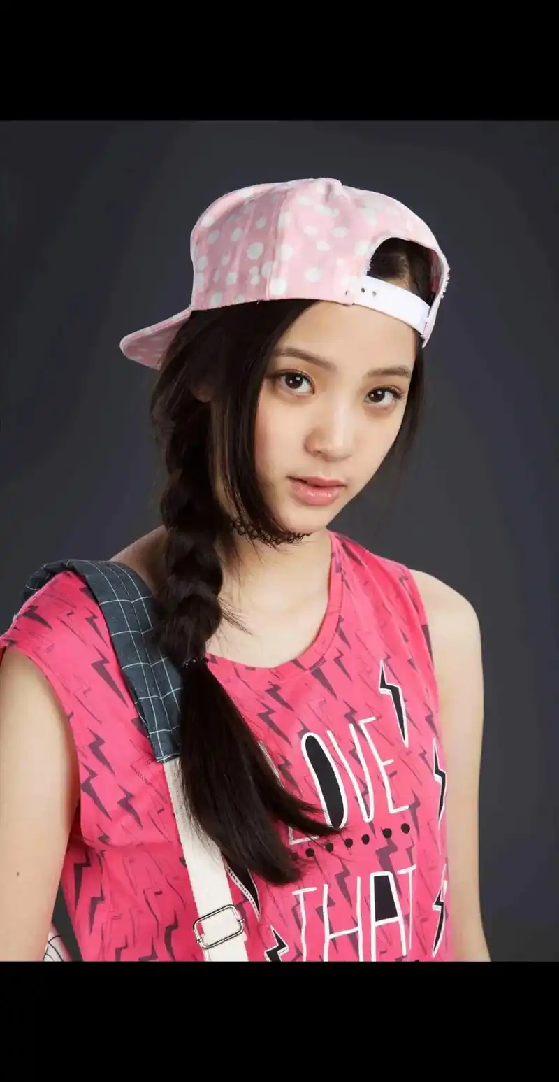 欧阳娜娜(图片来源网络,如有侵权请告知删除)#极品身材 #人 - 抖音