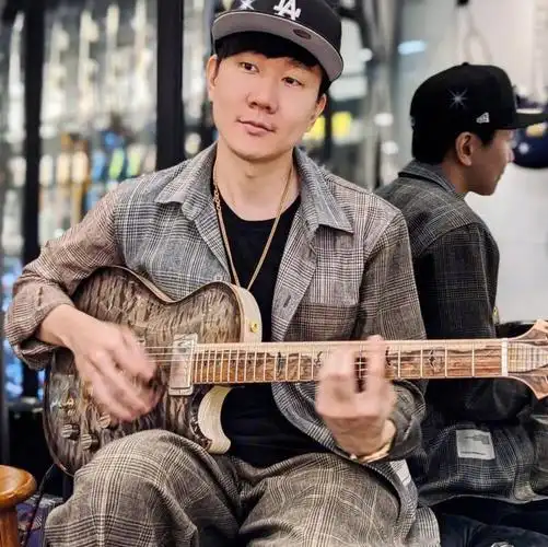 手机壁纸林俊杰