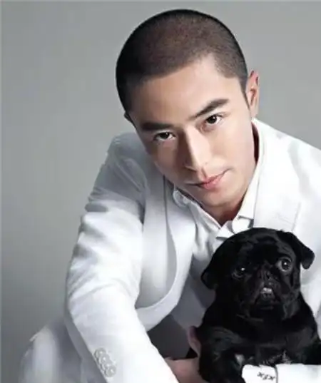 圆寸头果然是检验颜值的标准他的圆寸造型man爆了