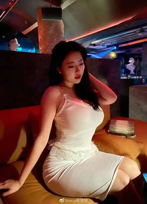 4年前那个被刘强东带火的蒋聘婷如今怎么样了