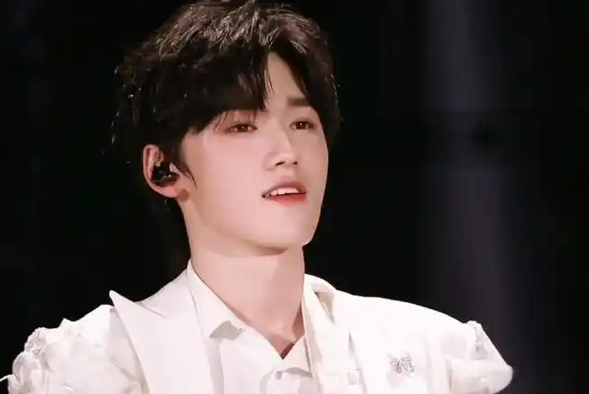 宋亚轩理想之途演唱会