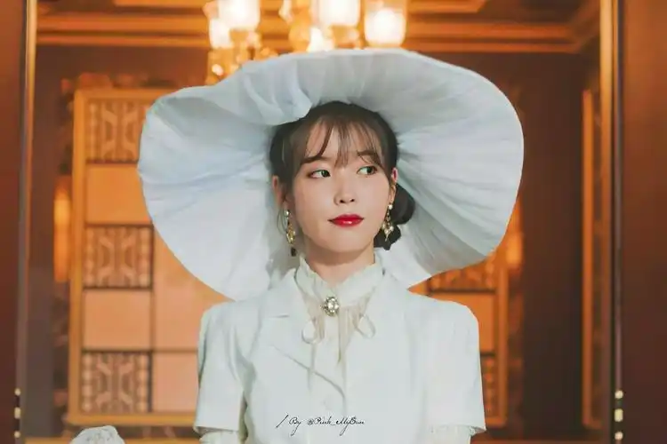 iu 李知恩 德鲁纳酒店 cr:pink_myeun