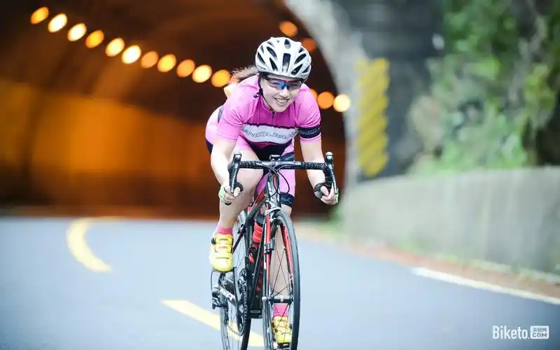 【每日一图】最美不过女骑士