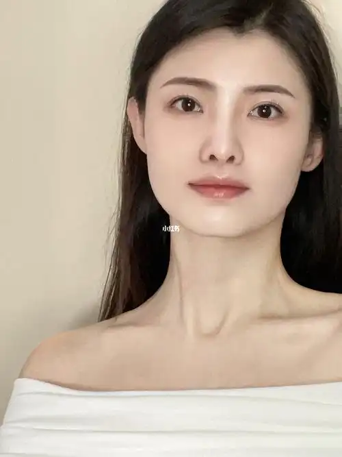 方脸清透感白开水妆