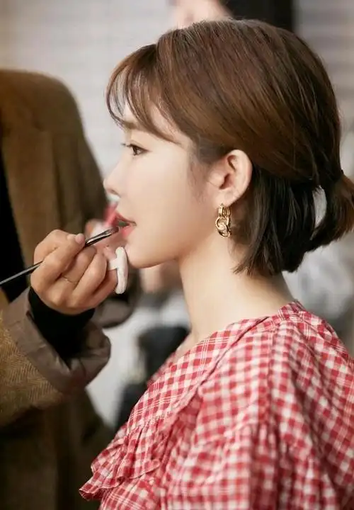 刘仁娜短发新造型,美出新高度