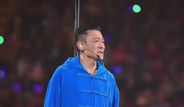 刘德华官宣巡回演唱会!8城市25场,赚2亿!