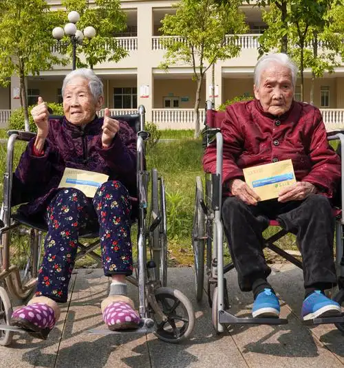 养老院里的百岁姐妹花 | 蓝丝带关爱清远百岁老人(38,39)|清远日报