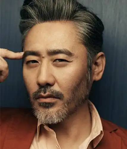 络腮胡男明星怎么样约等于他们四十岁时候的样子吗