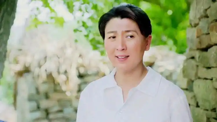 兰桐花开:村民催秉恒结婚,秉恒一着急,病发晕倒入院