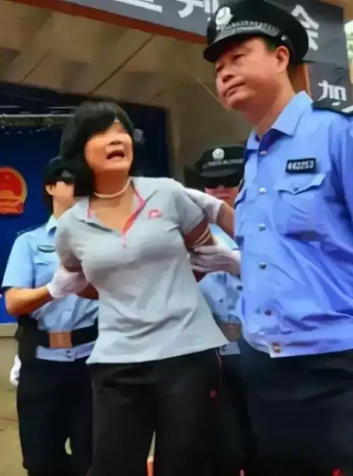 女幼师毒害25名幼儿被枪毙此前曾谋杀亲夫临死之前还想活命