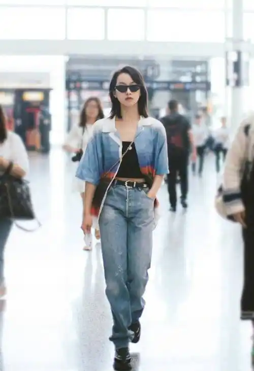 宋茜的贴身衣服很少出错,而且大多都比较时尚.