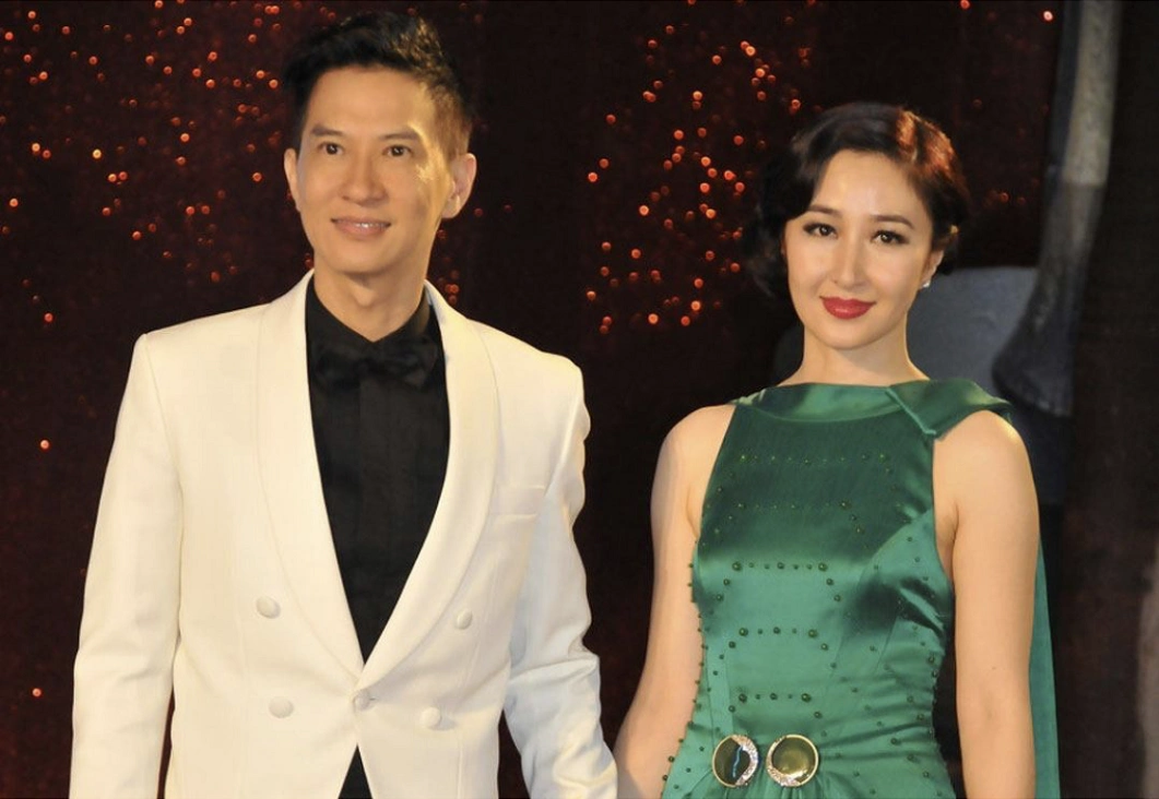 张家辉关咏荷16年前结婚照被遗弃街头经纪人回应