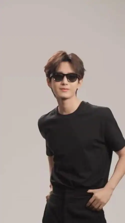 老公眼镜一戴,霸道总裁上线!简直鲨我,帅疯了吧!好爱好爱!