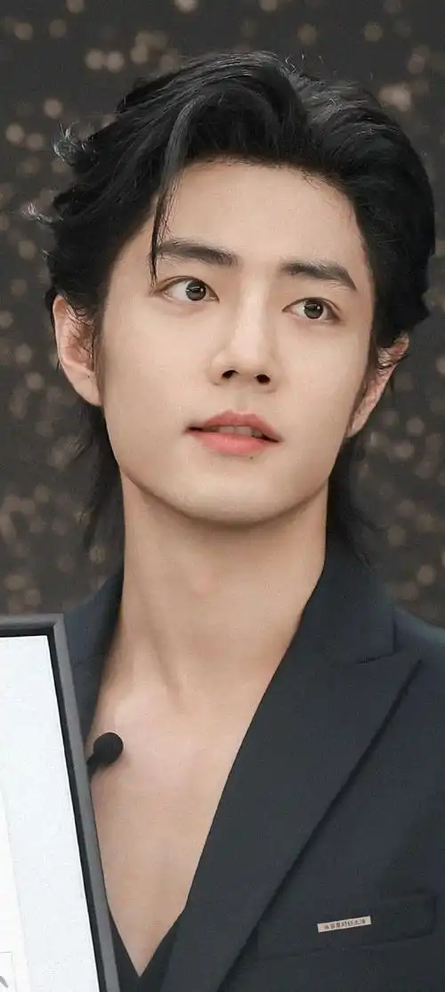 肖战##肖战纯黑深v西装好矜贵