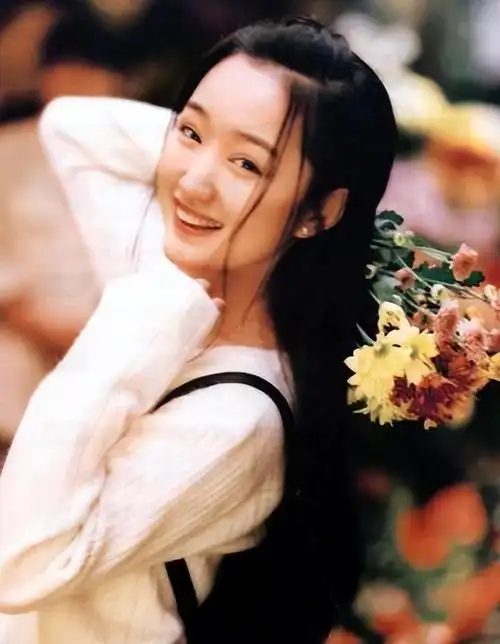 回顾杨钰莹巅峰期爱上赖文峰却葬送十年事业51岁不婚仍单身