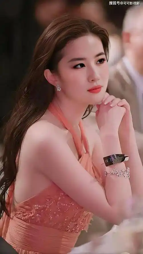 刘亦菲,走过最美的时光,留下多少人爱慕的容颜.