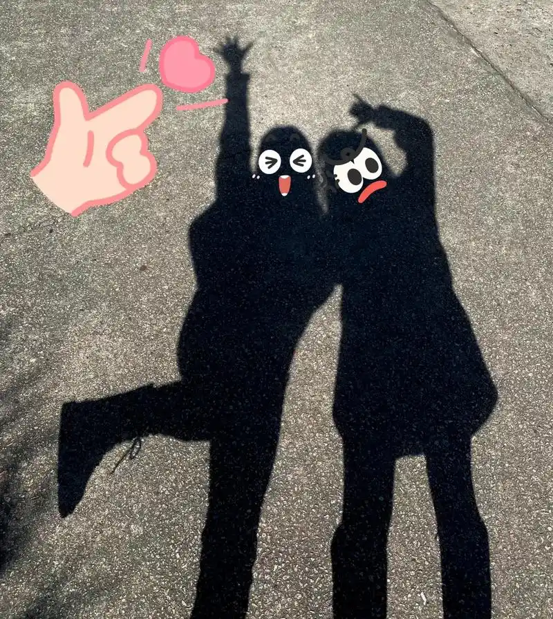 总有人会懂你的奇奇怪怪  陪你可可爱爱#影子照片 #快乐日 - 抖音