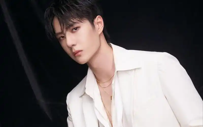 【王一博】201102 versace on the floor 天猫dy【4k】