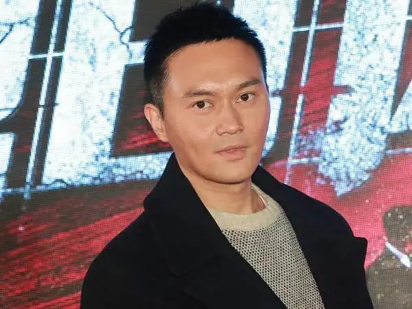 张智霖满口黄牙吓坏众人网友袁咏仪看了不嫌弃吗