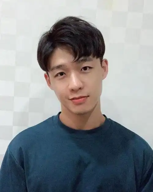 男生a字发型帅气迷人留好这4款刘海造型简约时尚显魅力