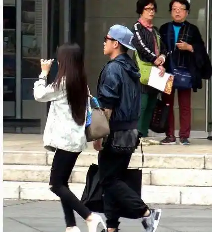 不过讨论归讨论,小编还是觉得郑恺程晓玥非常甜蜜的