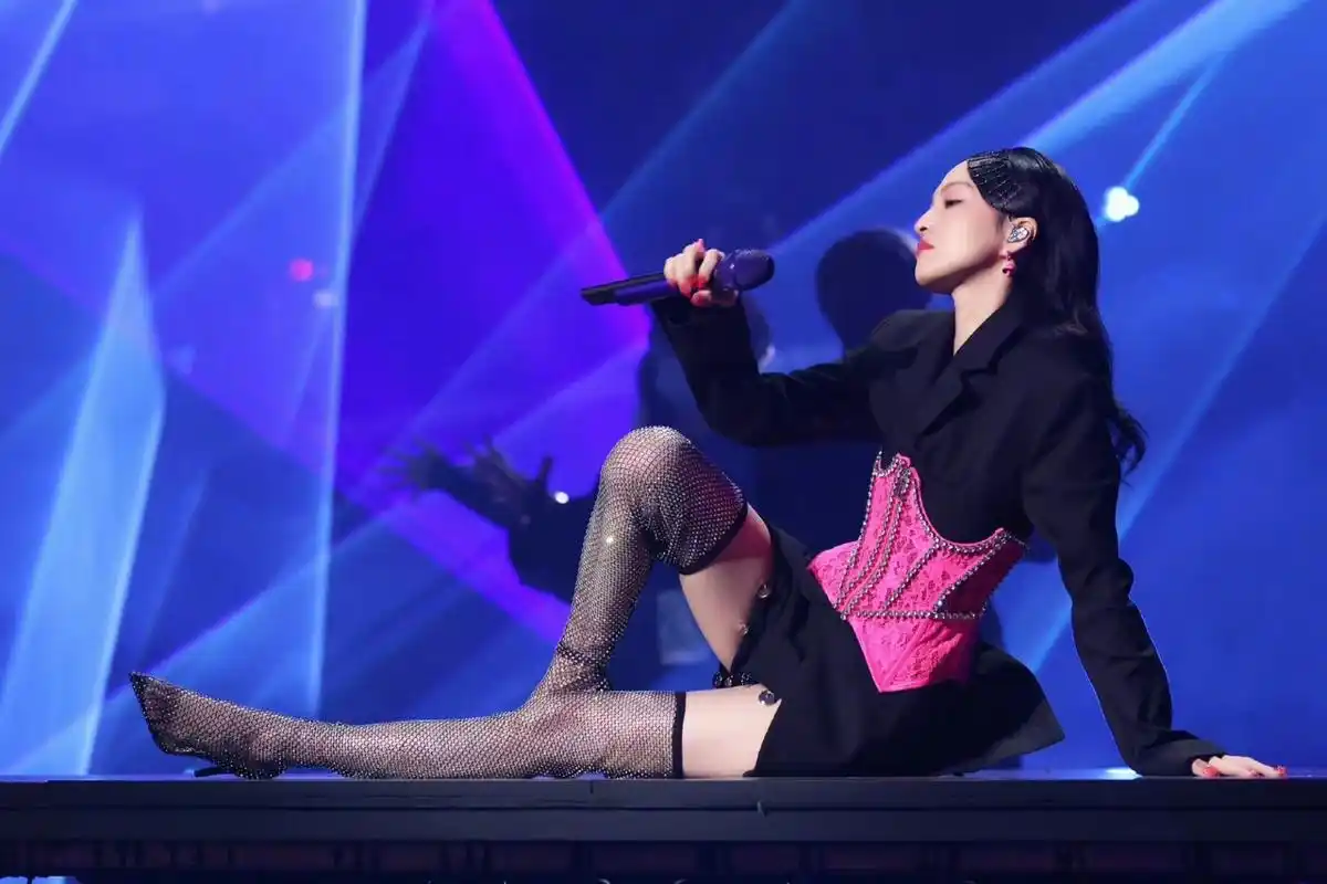 张韶涵 美jio高跟鞋[爱你][爱你] #张韶涵